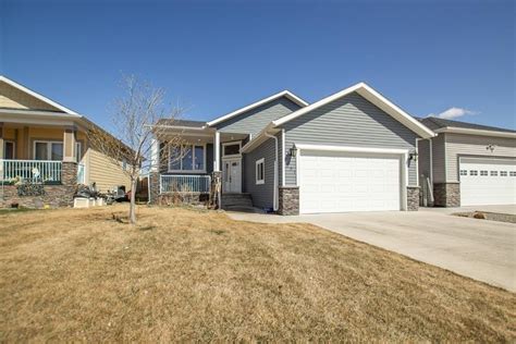 house for sale in lethbridge.